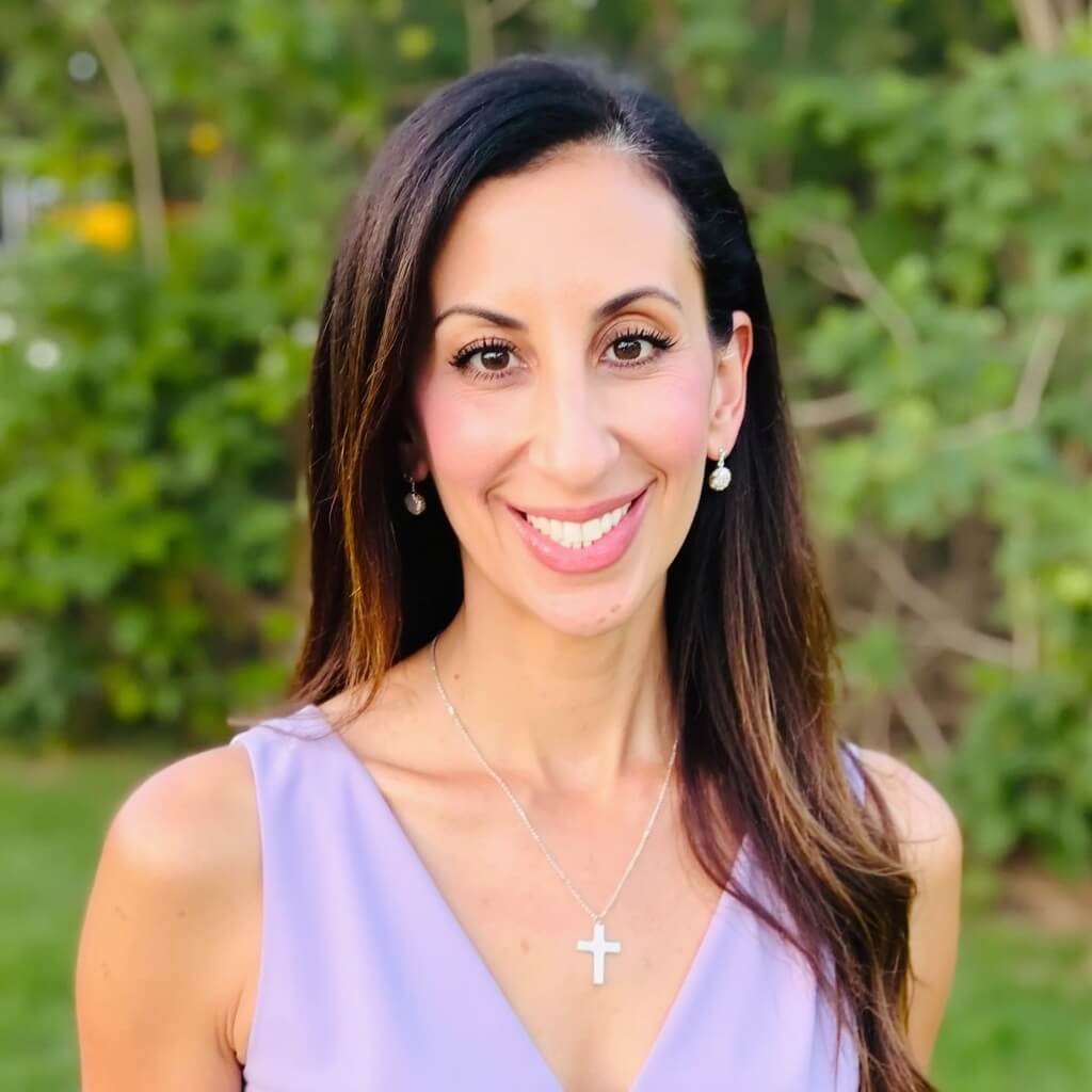 Dr. Nancy Selim, DO - health coach and weight loss doctor.